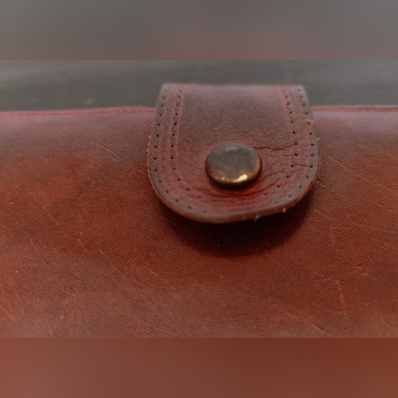 Renwick Granada Hide Wallet - Picture 2 of 6